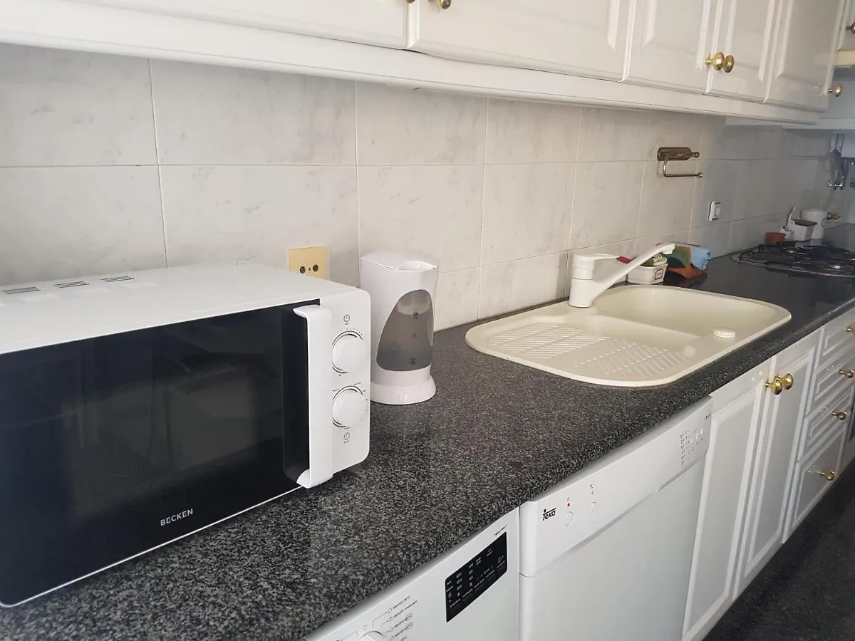 Espaçoso apartamento junto ao metro Lisboa Portugal