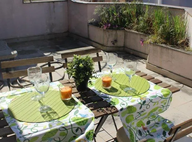 Espaçoso apartamento junto ao metro Lisboa 0*,  Portugal