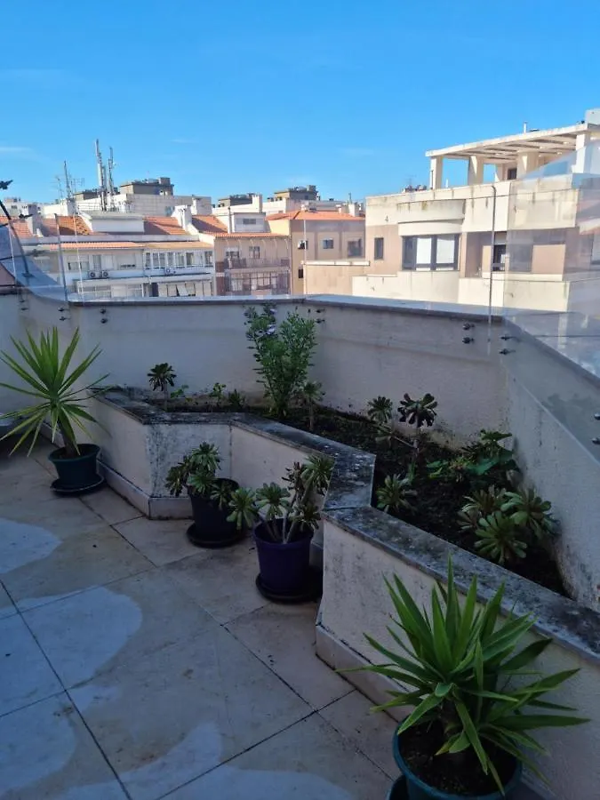 Espacoso Apartamento Junto Ao Metro Lisboa