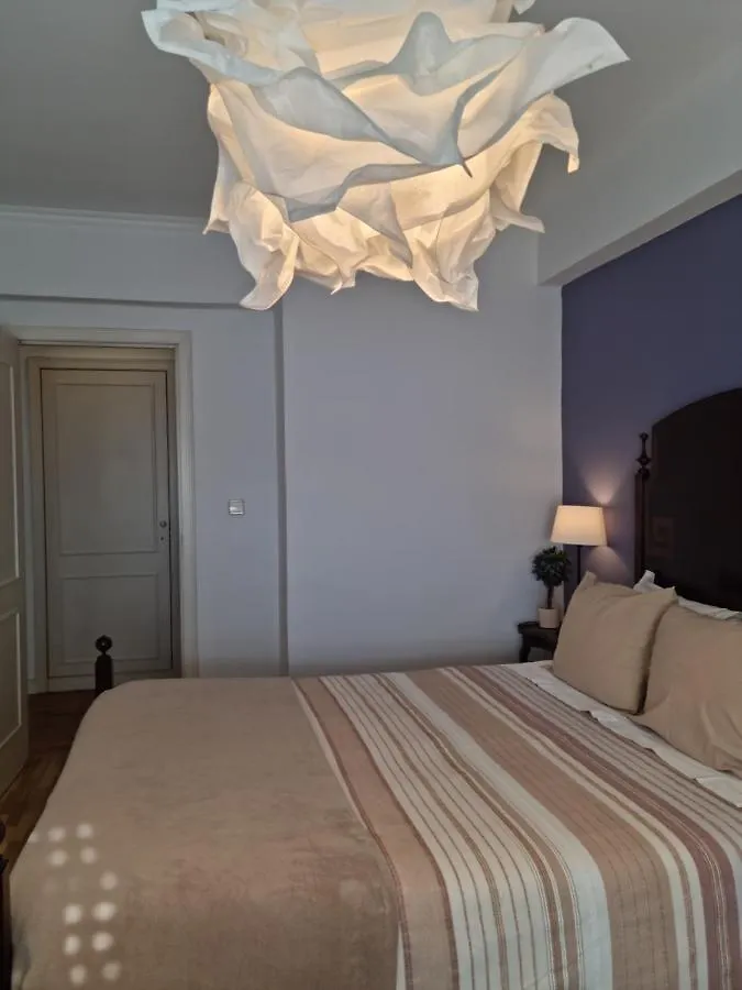 Espaçoso apartamento junto ao metro Lisboa Appartement