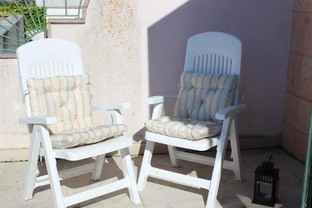 Espaçoso apartamento junto ao metro Lisboa Portugal